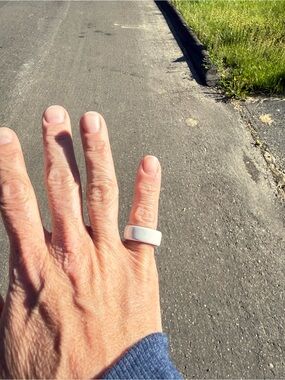 Oura White Smart Ring